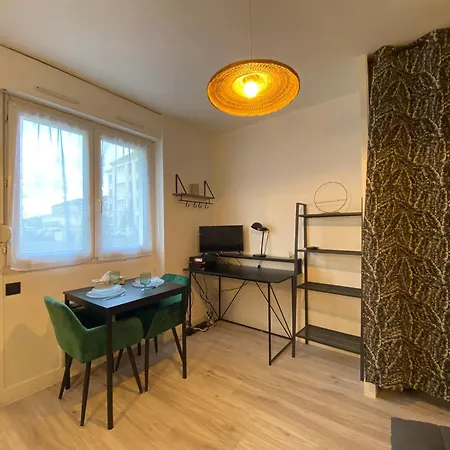 Apartament Studio Face Au Centre Commercial *